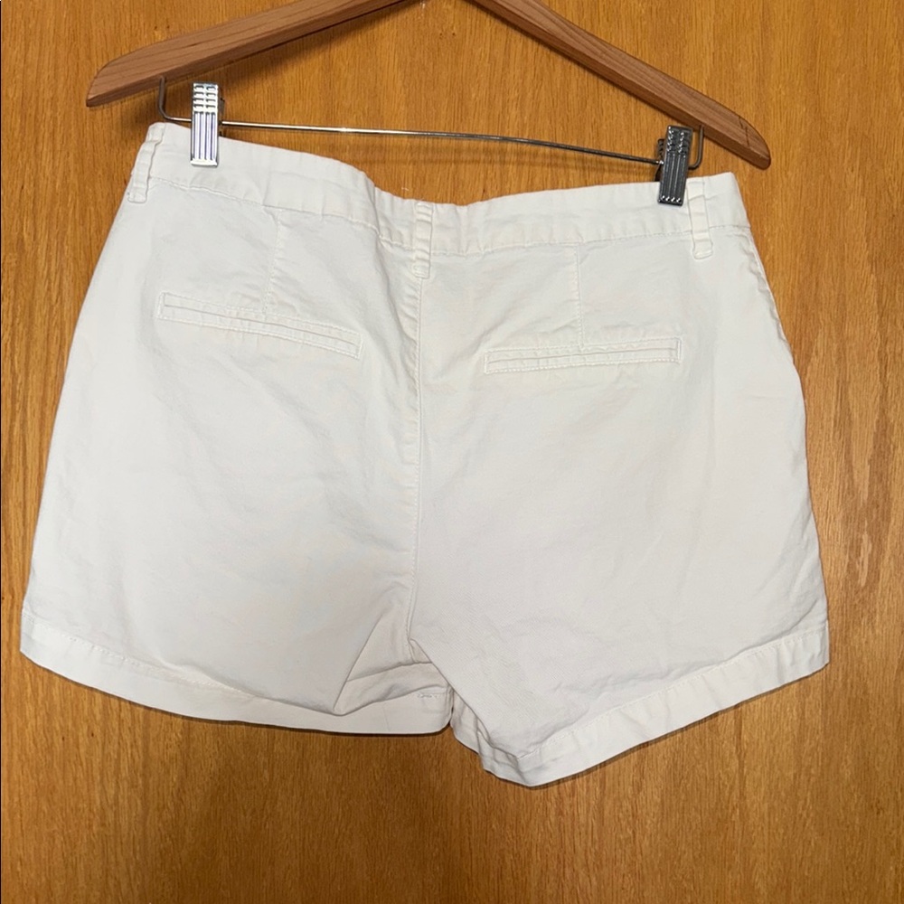 Old Navy White Women's Chino Shorts - Picture 3 of 3